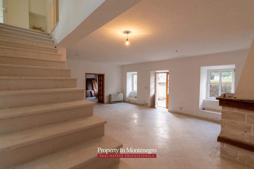 First line villa for sale in Kotor