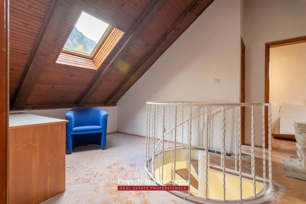 First line villa for sale in Kotor