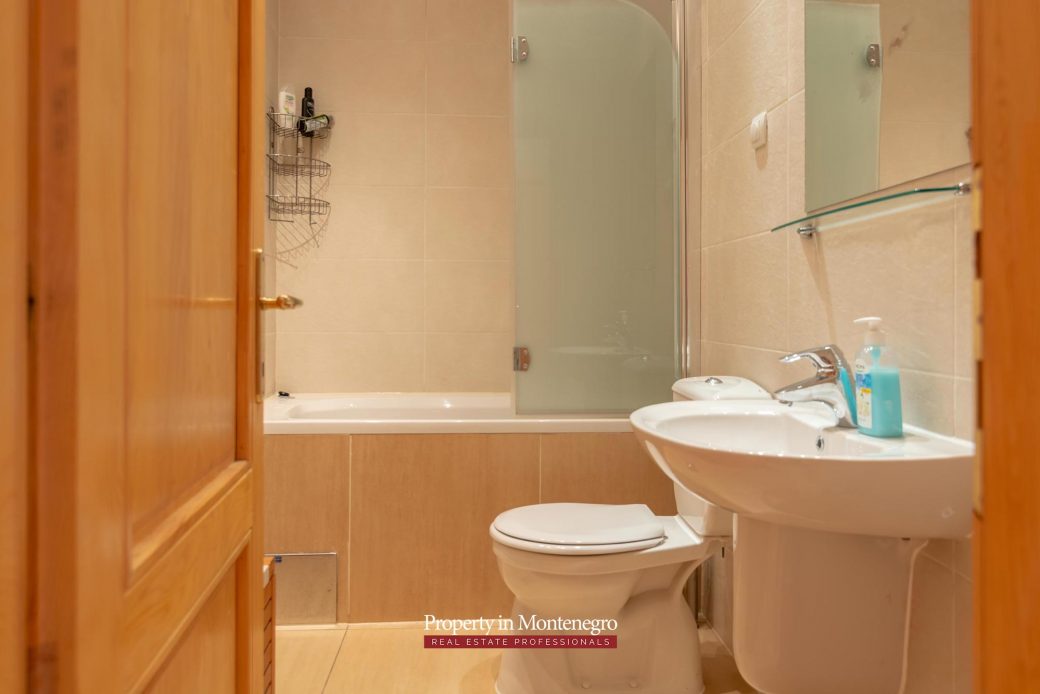 Four bedroom apartment in Kotor