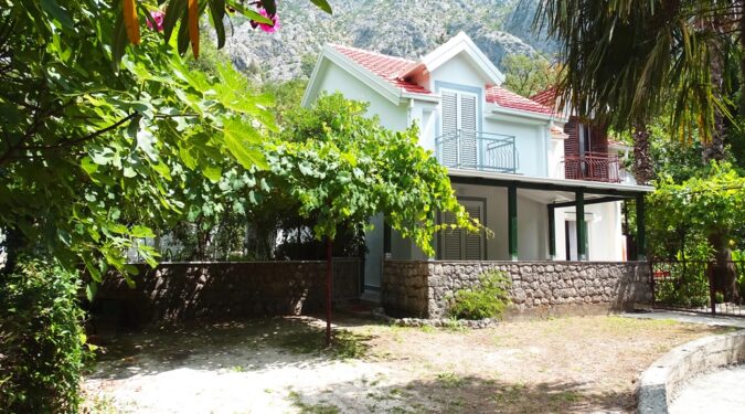 House for sale in Boka Bay