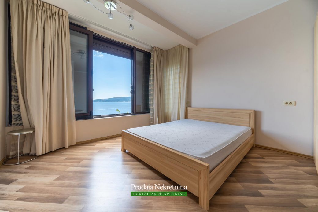 Kuca sa pogledom na more u Herceg Novom