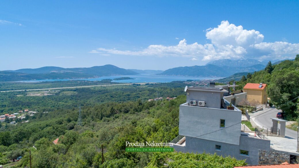 House for sale in Tivat Bay