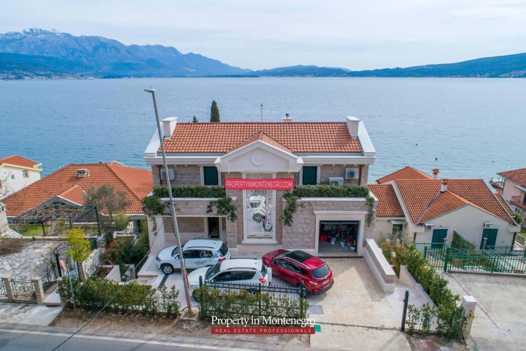 Luxury-waterfront-villa-for-sale-in-Montenegro (13)