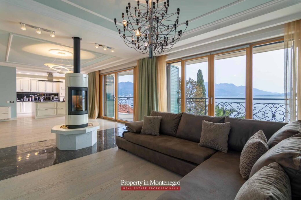 Luxury-waterfront-villa-for-sale-in-Montenegro (3)