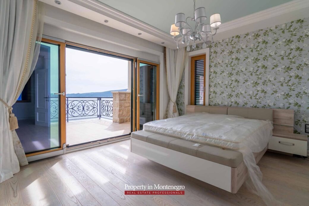 Luxury-waterfront-villa-for-sale-in-Montenegro (38)