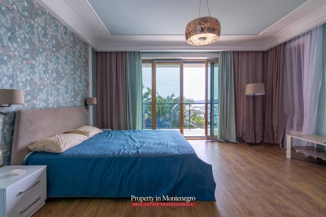 Luxury-waterfront-villa-for-sale-in-Montenegro (49)
