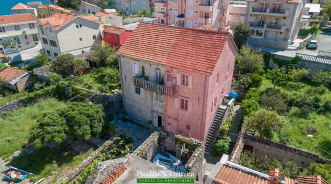 Old stone house for sale in Kotor