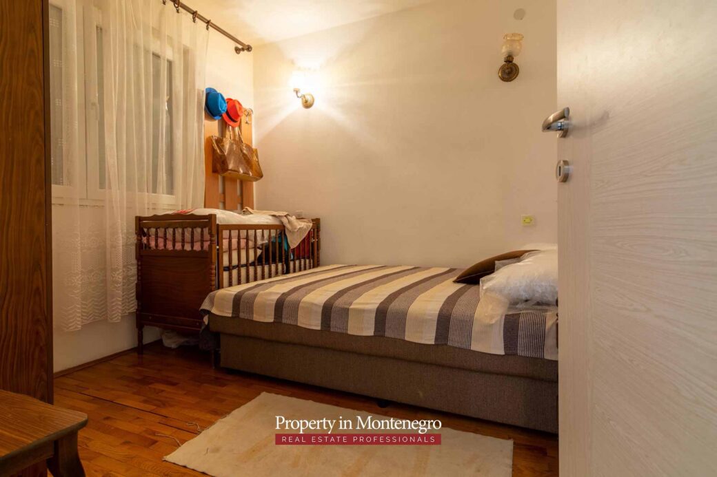Old-stone-house-for-sale-in-Tivat (25)