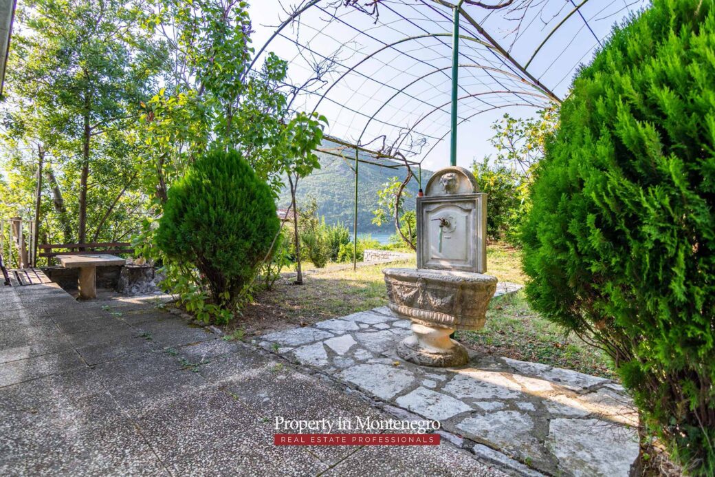 Old-stone-house-for-sale-in-Tivat (26)