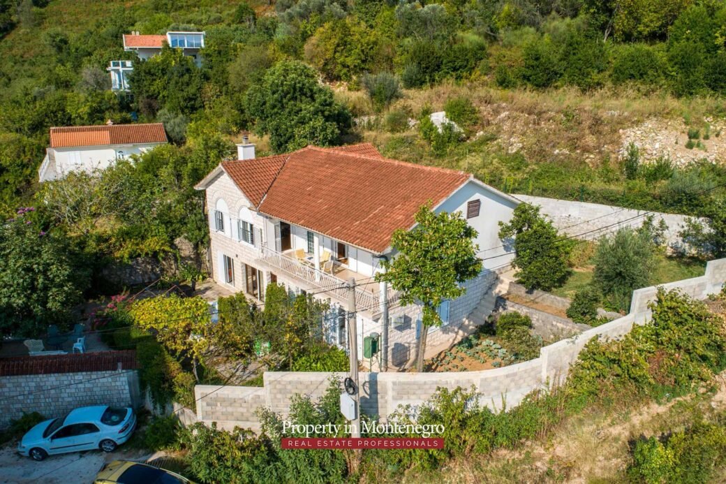 Old-stone-house-for-sale-in-Tivat (8)