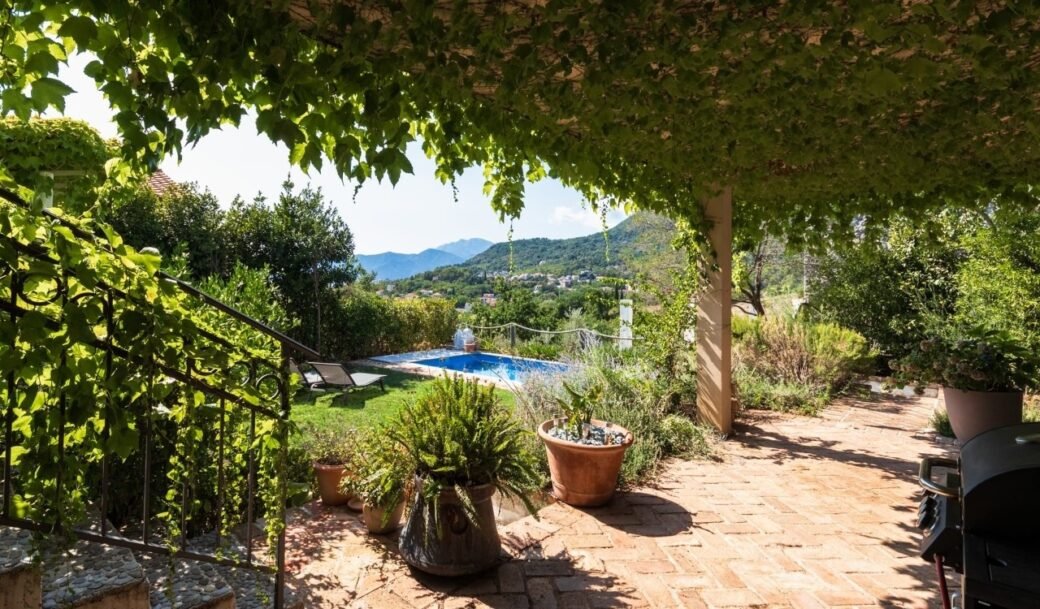 kotor-kavac-villa-two-bedroom-158-sqm-land-plot-549-sqm-montenegro-for-sale-A-03218 (19)