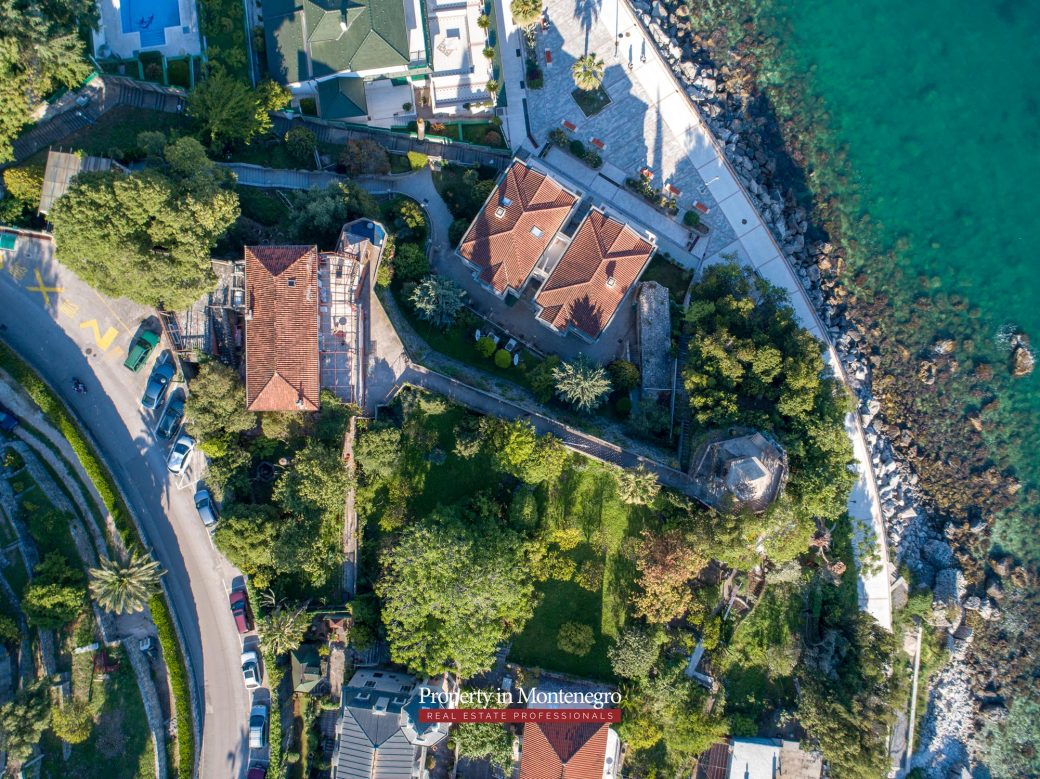 Castle house for sale in Herceg Novi