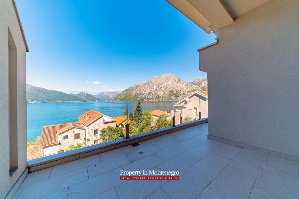 Duplex apartment for sale in Kotor