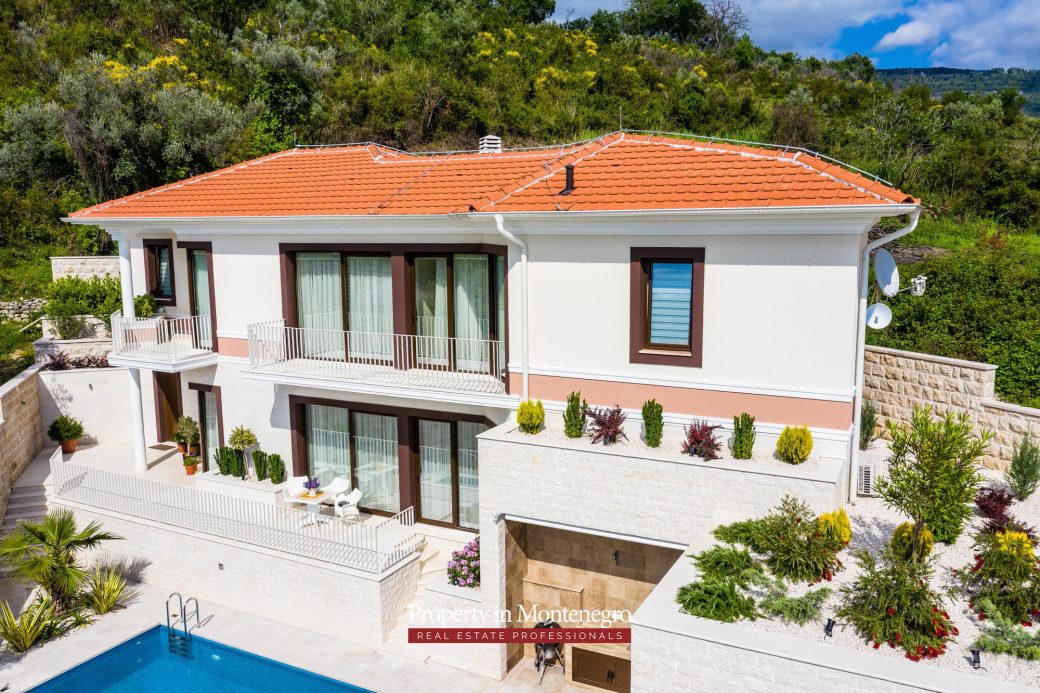 Luxury-villa-with-swimming-pool-for-sale-in-Tivat-(1)