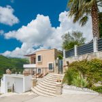 Villa with swimming pool for sale in Budva