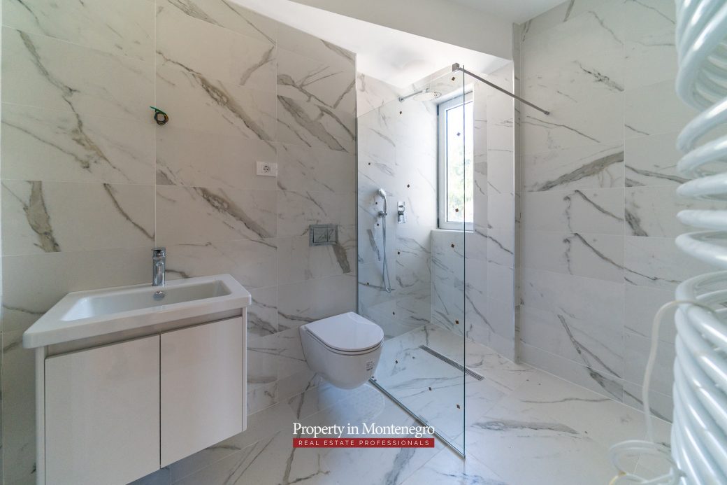 Apartment for sale in Tivat