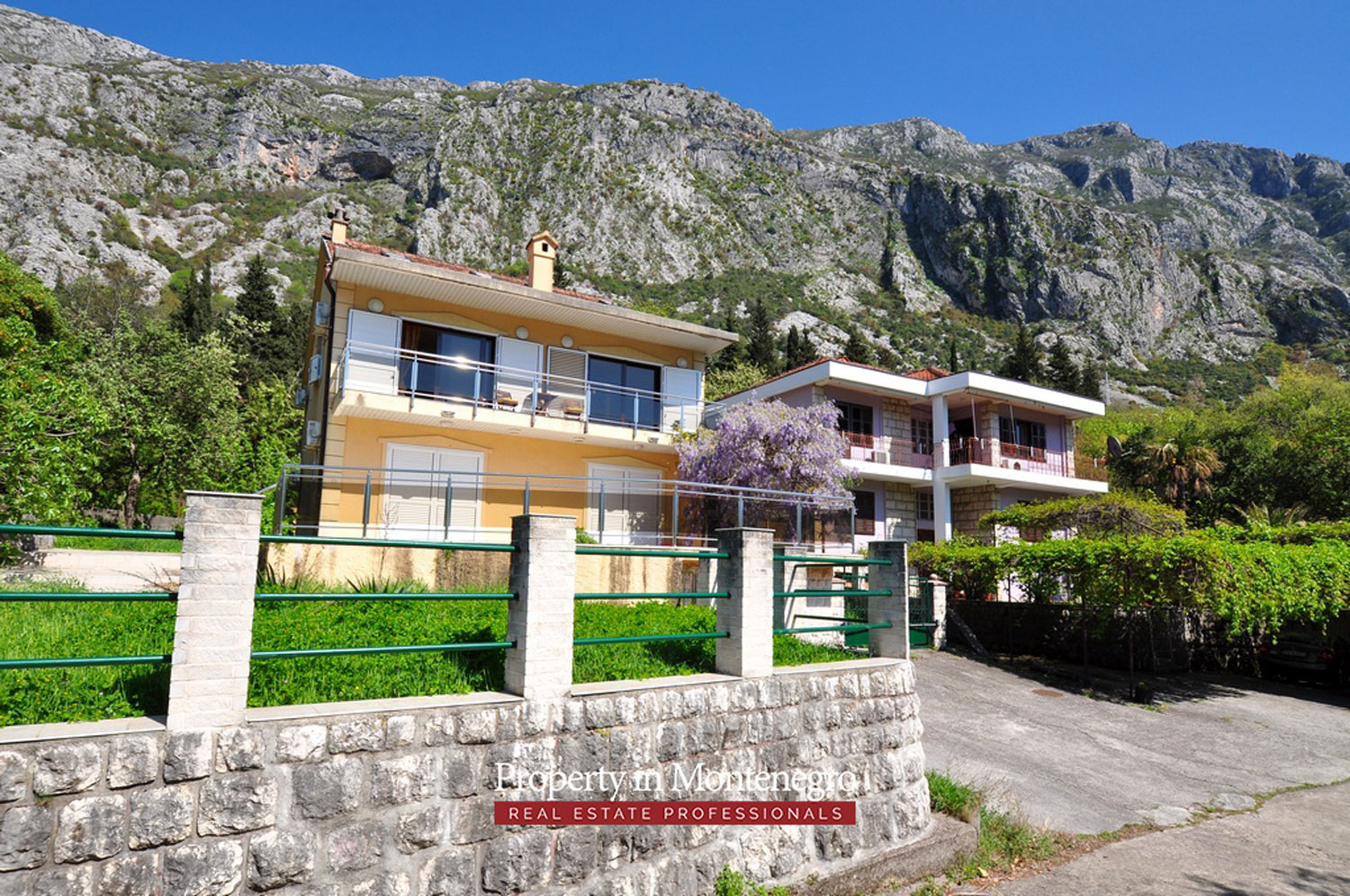 House for sale in Dobrota