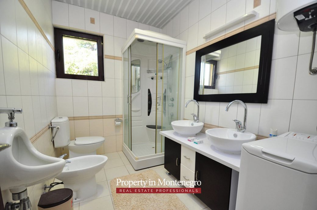 House for sale in Dobrota