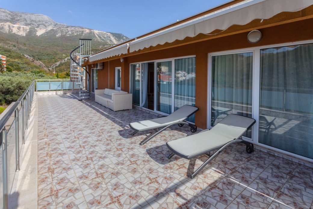 Penthouse for sale in Budva