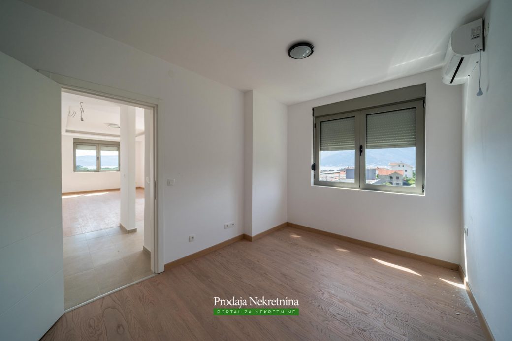 Penthouse na prodaju u Tivtu