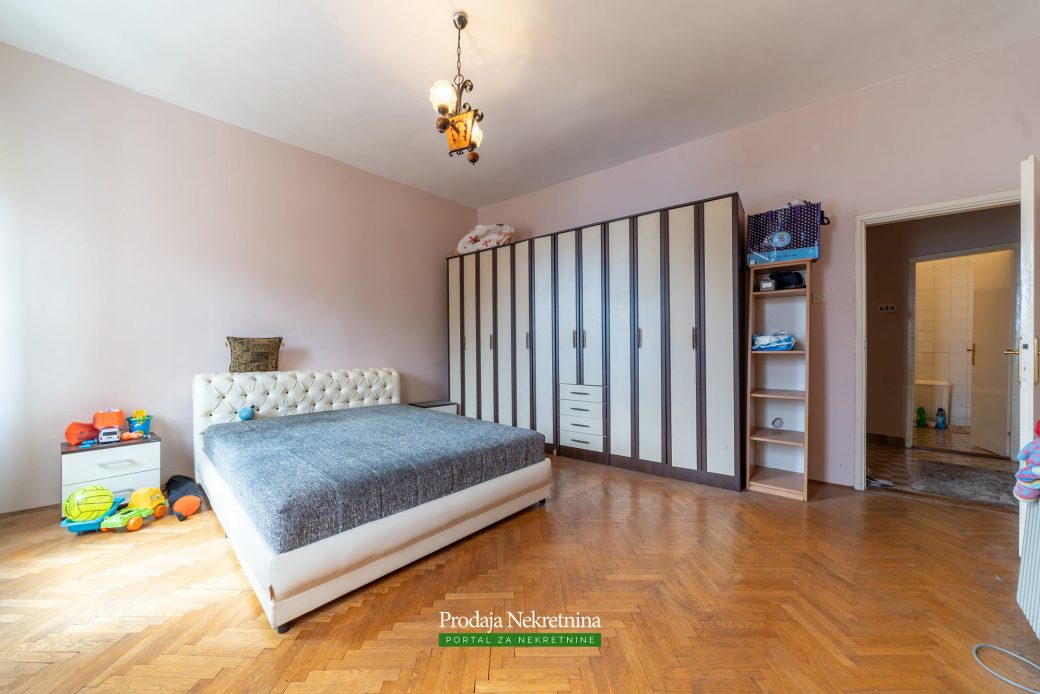 Apartman na prodaji u Perastu