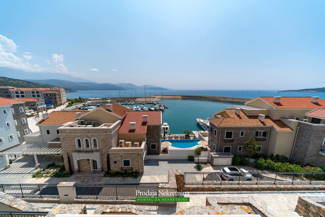 Luxury studio for sale in Lustica Bay