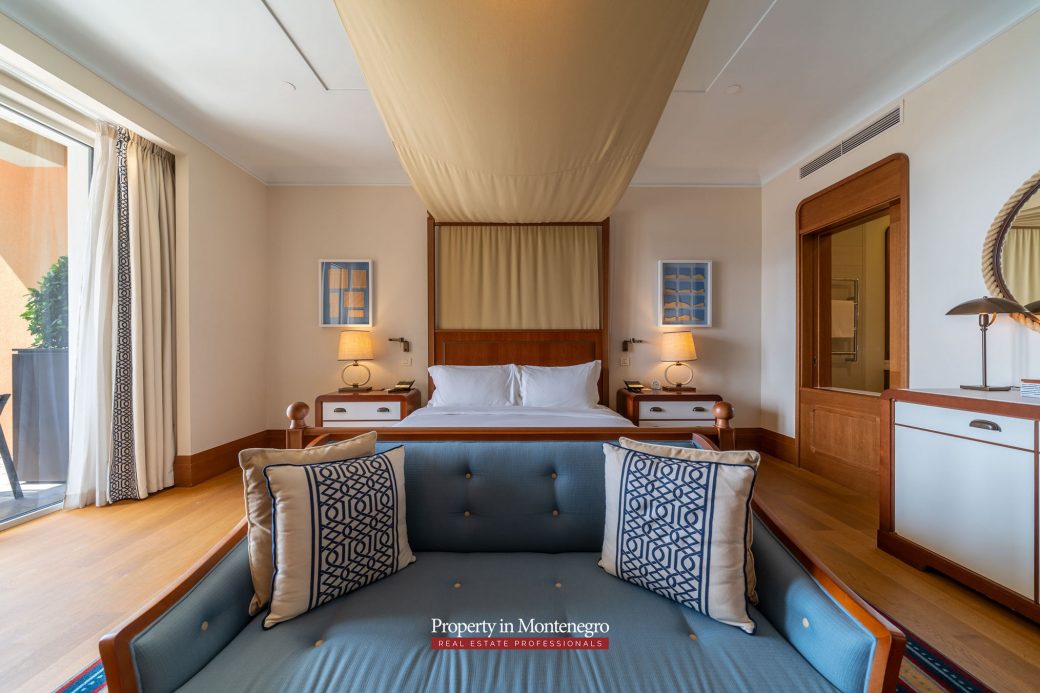 Luxury-two-bedroom-apartment-for-sale-in-Porto-Montenegro (12)