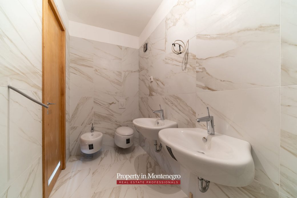 Penthouse for sale in Kotor