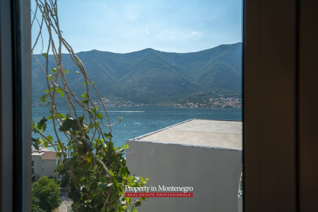 Penthouse for sale in Kotor