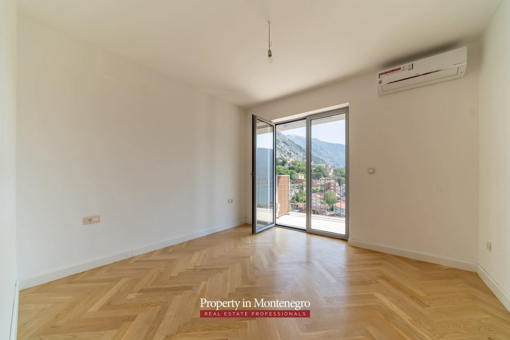 Penthouse for sale in Kotor