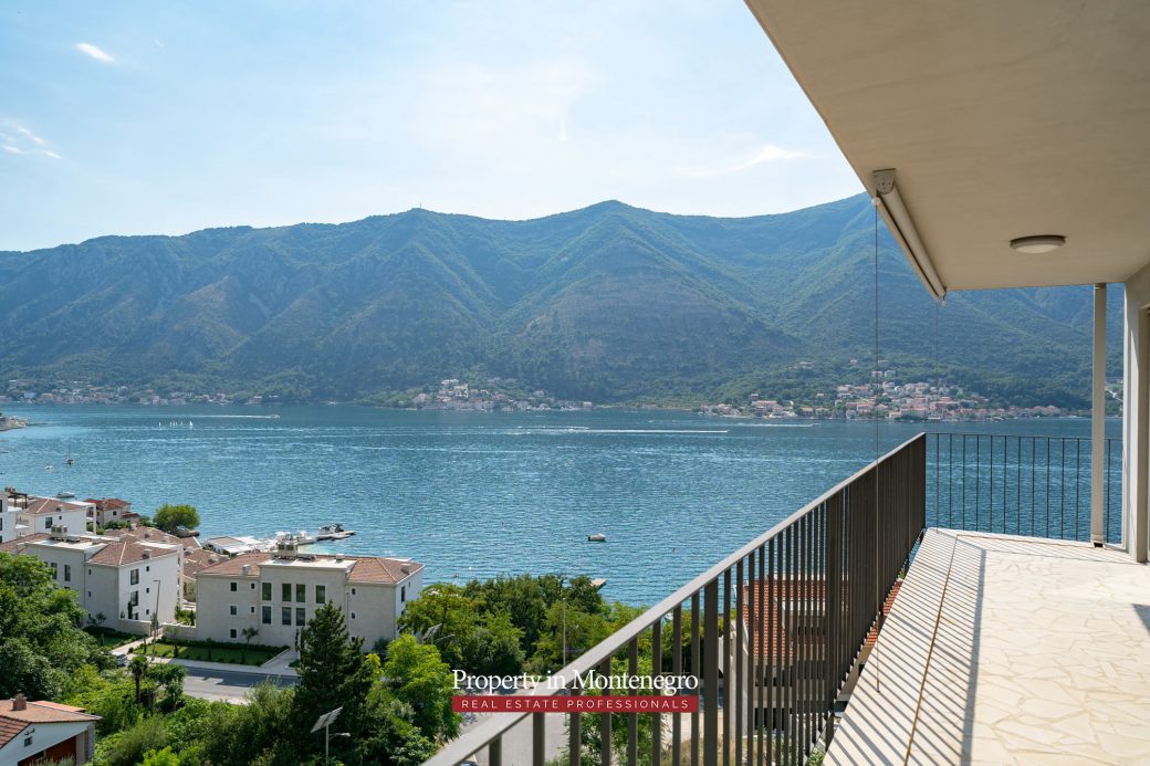 Penthouse for sale in Kotor