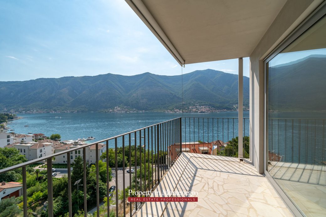 Penthouse for sale in Kotor