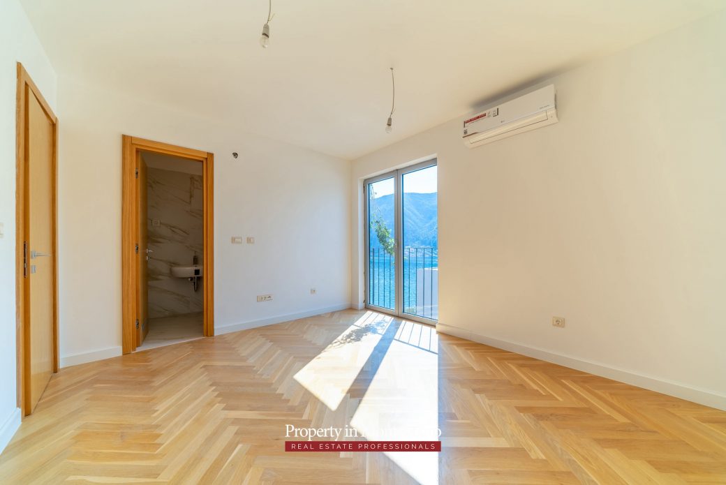 Penthouse for sale in Kotor