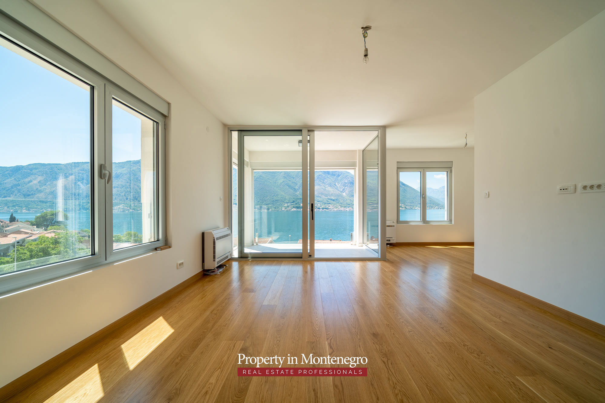 Apartment for sale in Dobrota