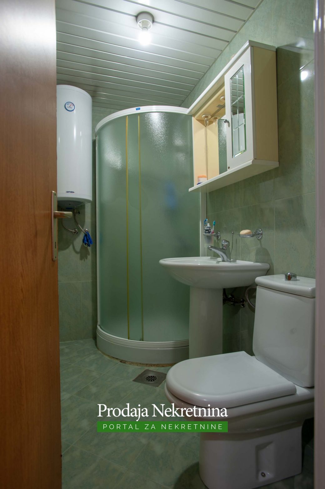 Three bedroom apartment in city centar Bar
