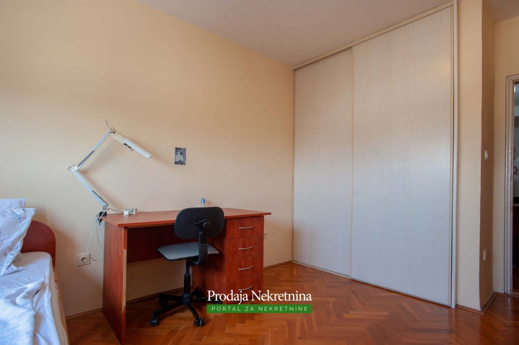 Three bedroom apartment in city centar Bar