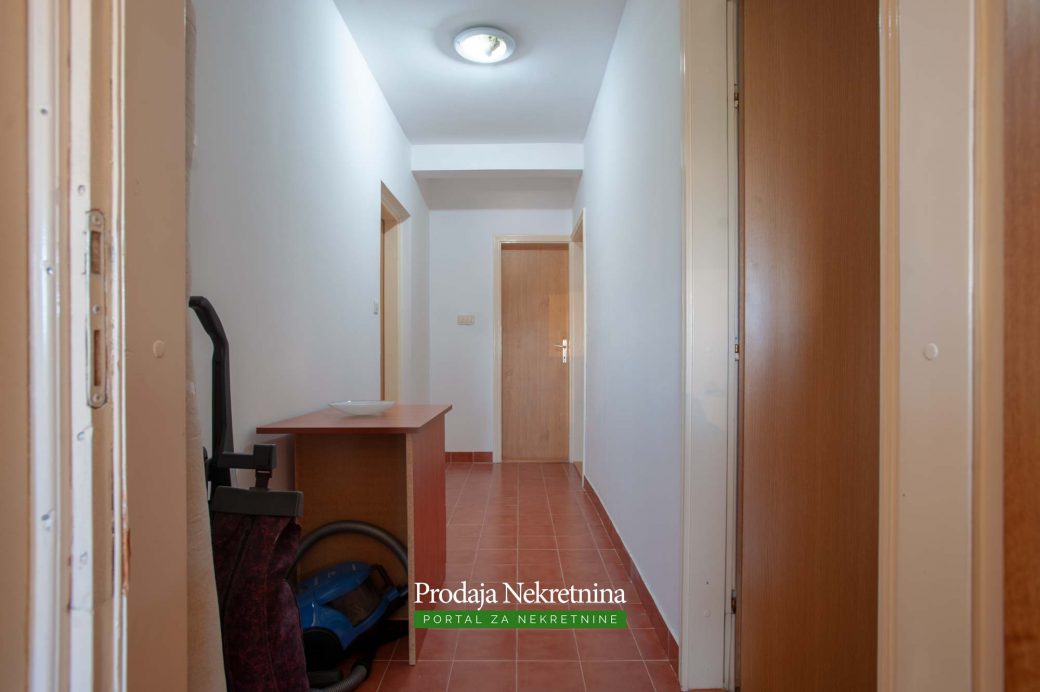 Three bedroom apartment in city centar Bar
