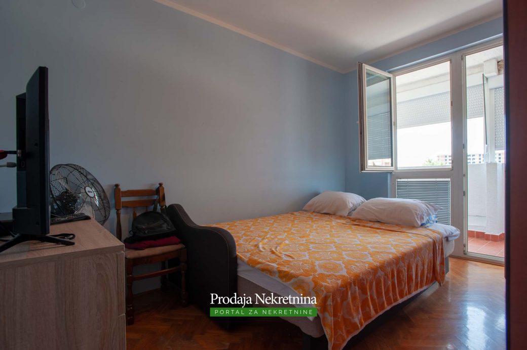 Three bedroom apartment in city centar Bar