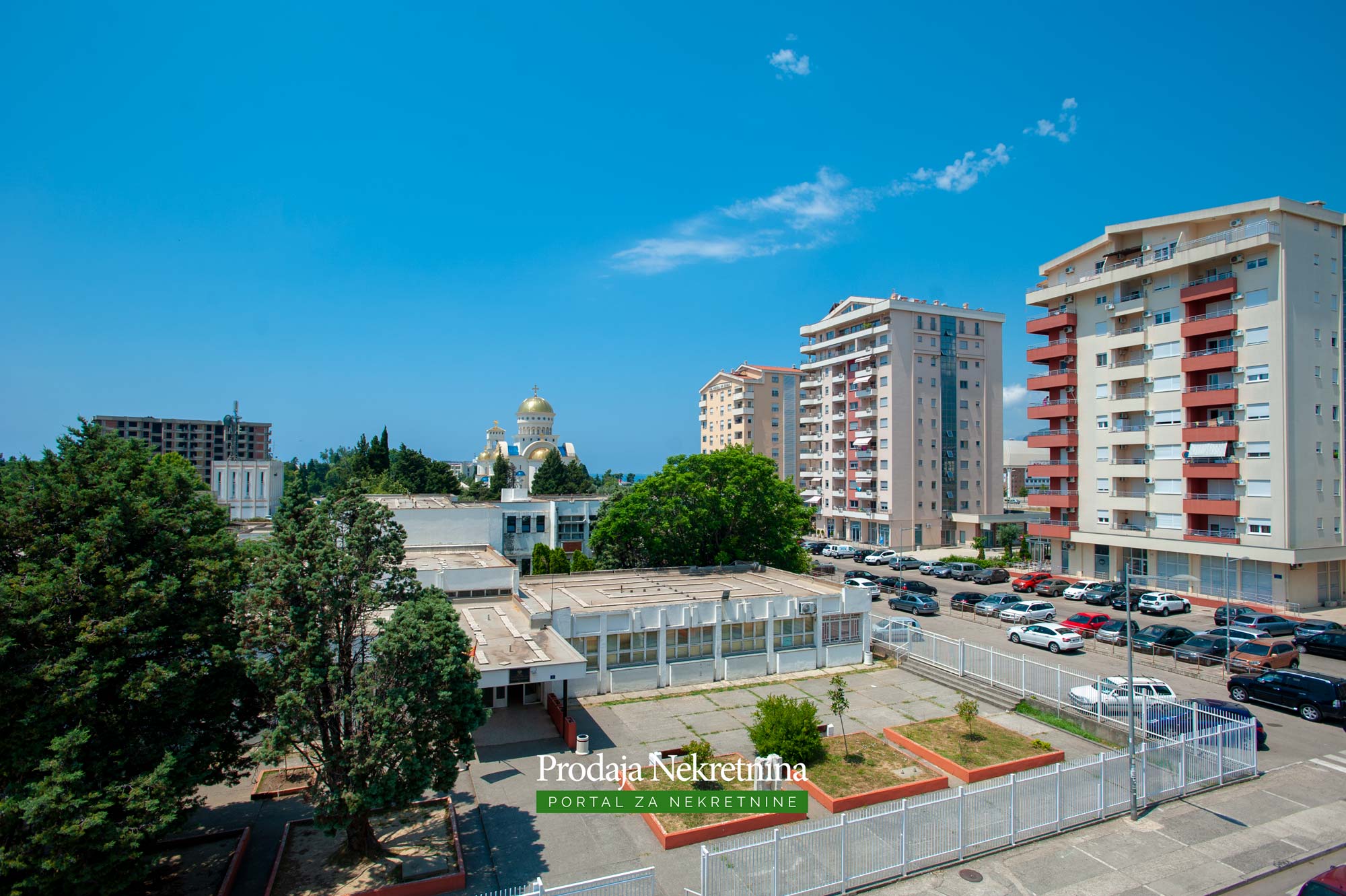 Three bedroom apartment in city centar Bar