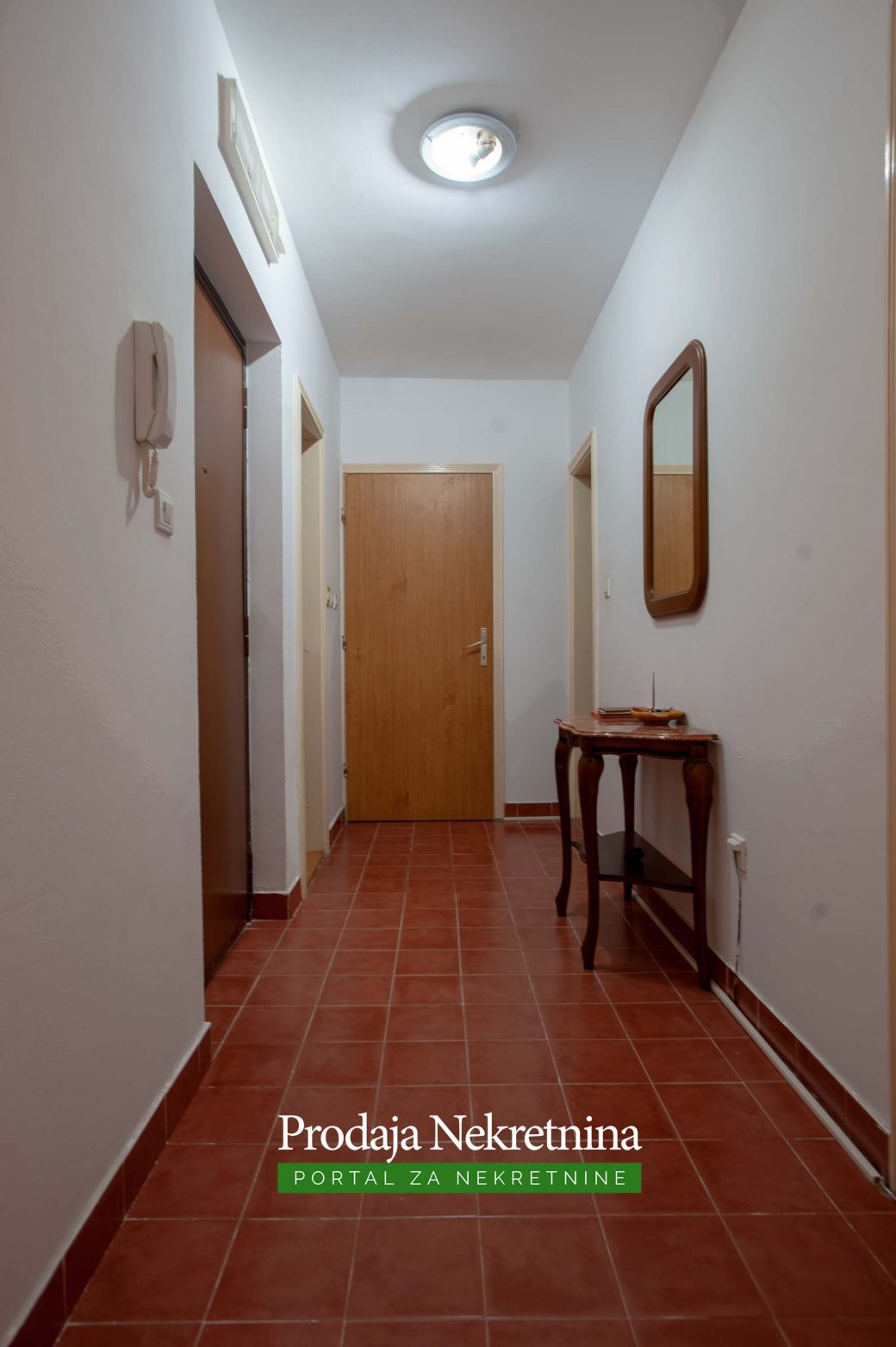 Three bedroom apartment in city centar Bar