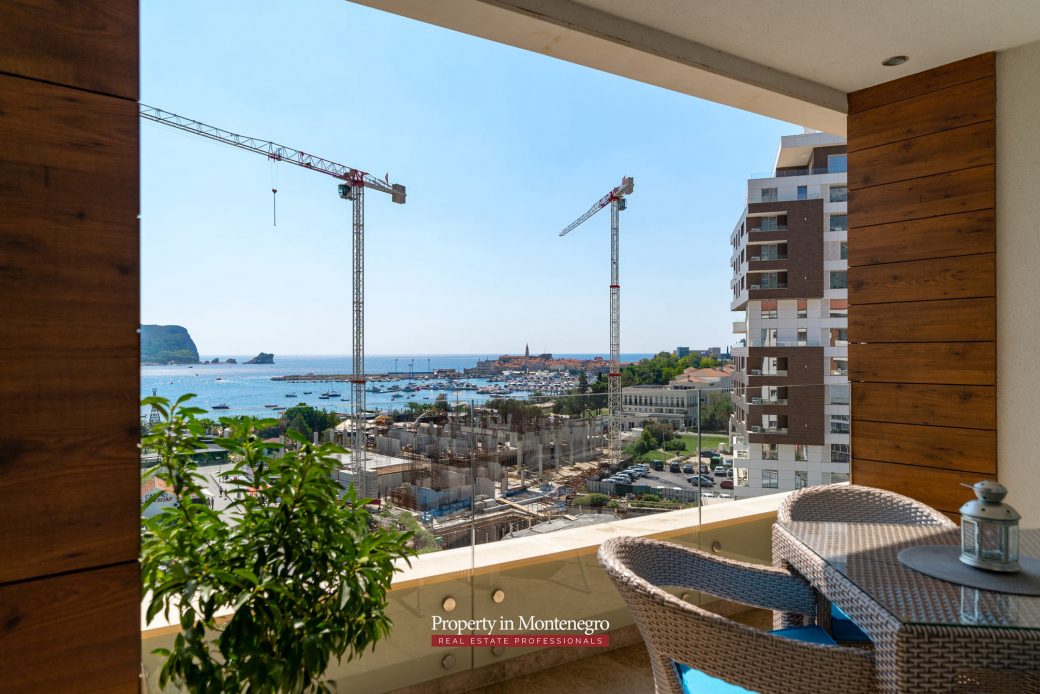 Luxury two bedroom apartment in Budva