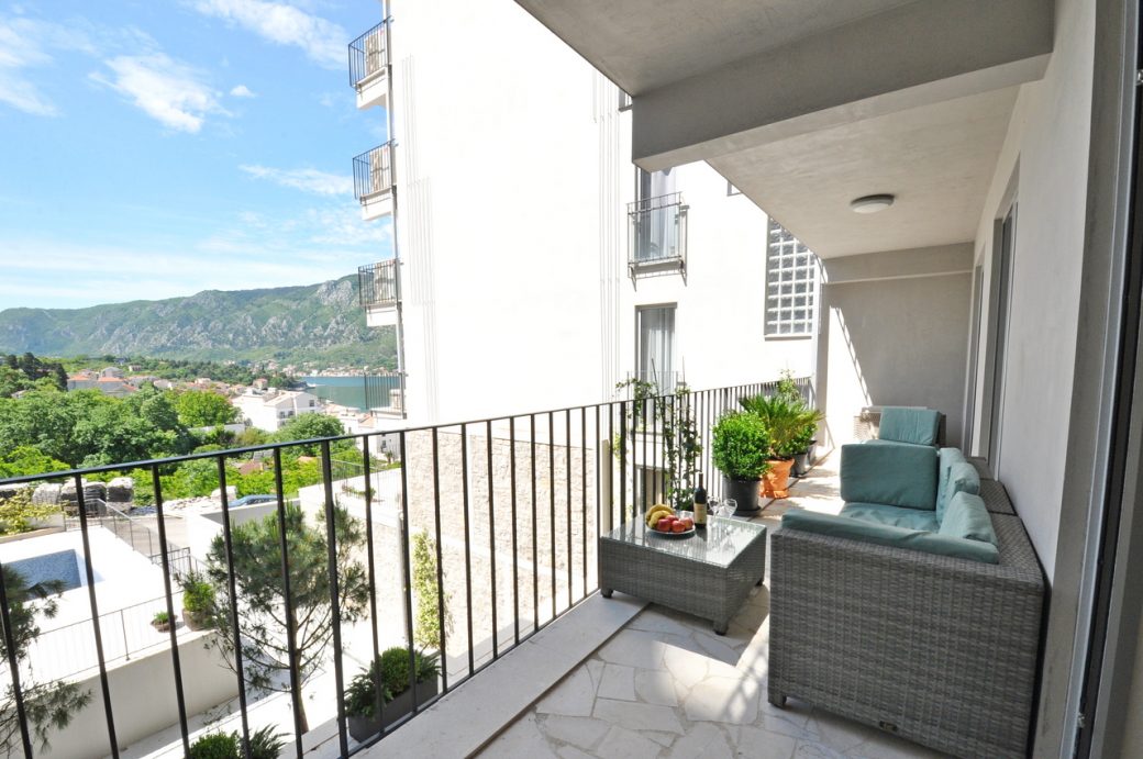 Two bedroom apartment for sale in Dobrota