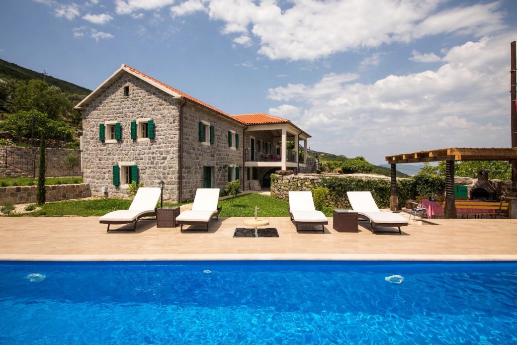 luxury-villa-for-sale-in-boka-bay-montenegro (2)
