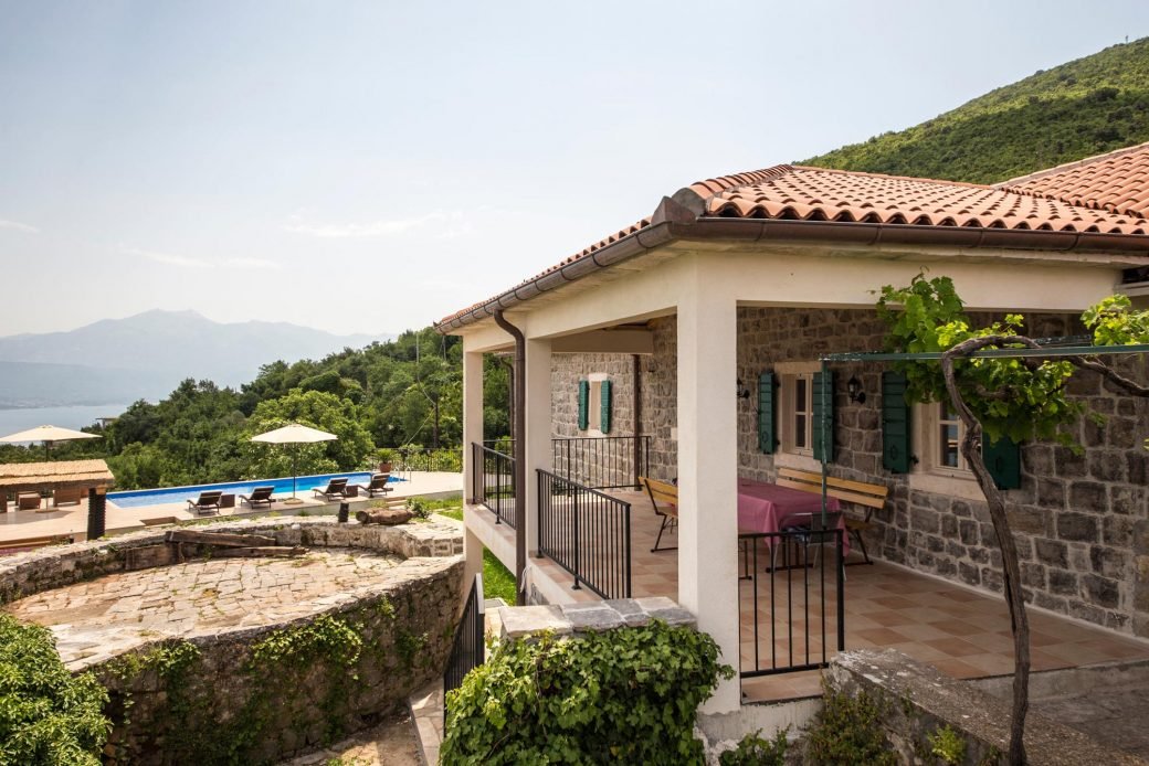 luxury-villa-for-sale-in-boka-bay-montenegro (21)