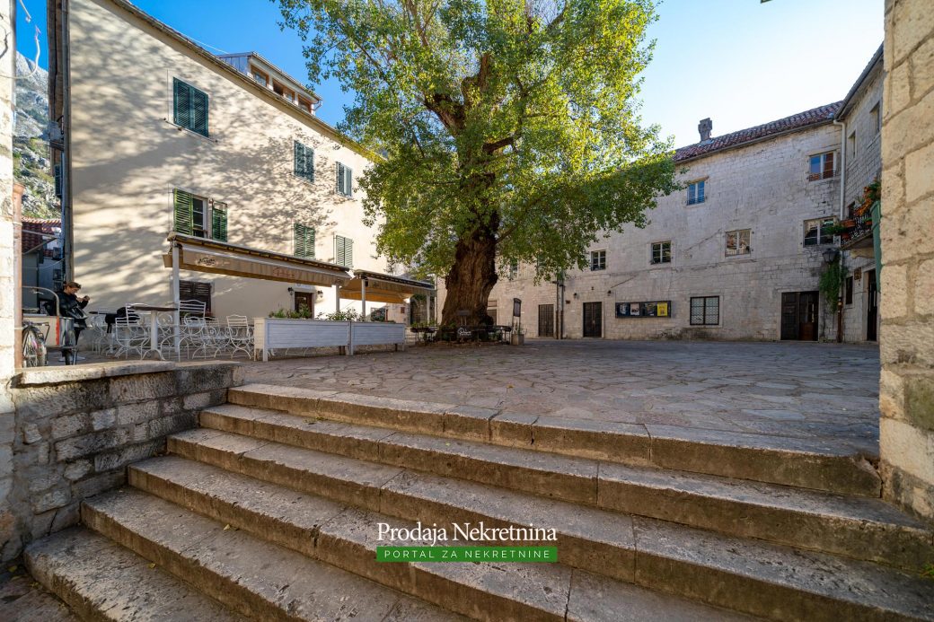 Duplex apartment in Old town Kotor