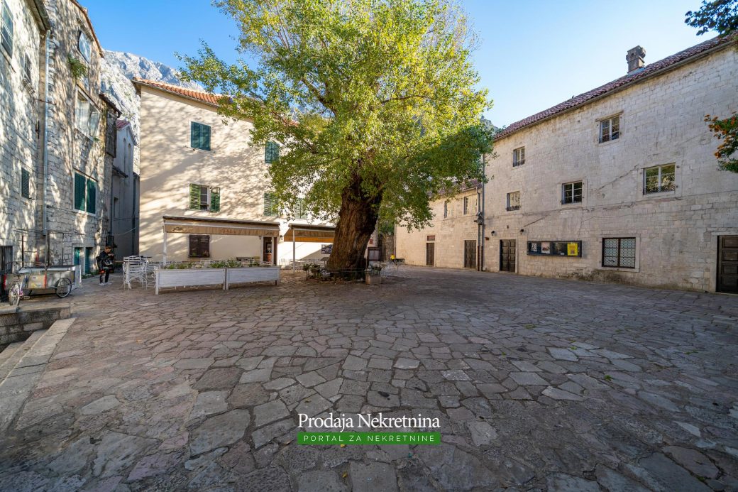 Duplex apartment in Old town Kotor