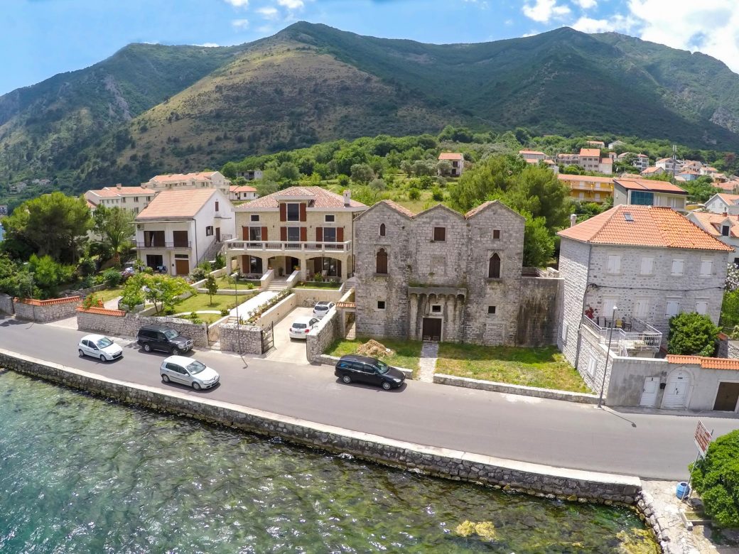 First line villa for sale in Montenegro