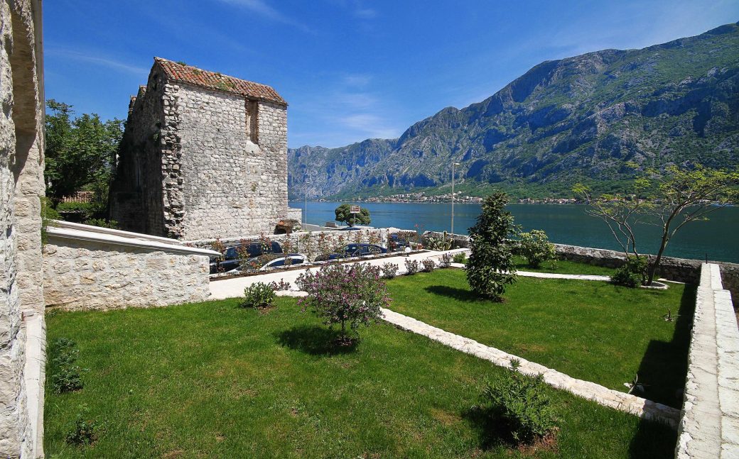 First line villa for sale in Montenegro