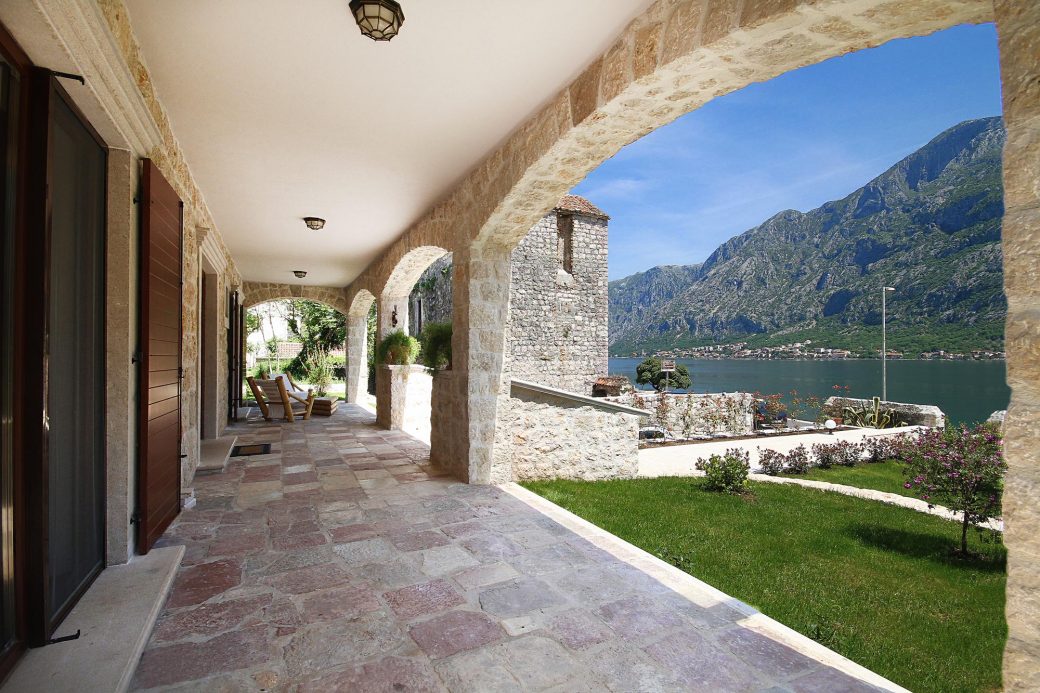 First line villa for sale in Montenegro