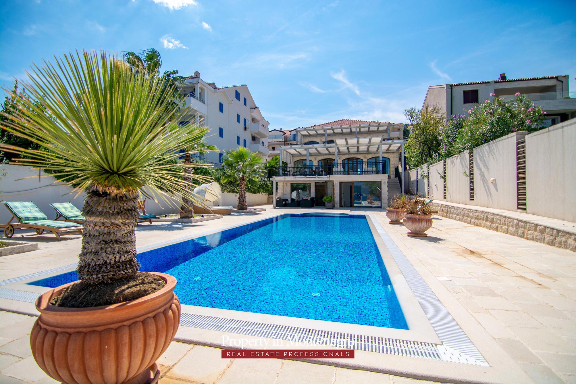 First line luxury villa for sale in Tivat